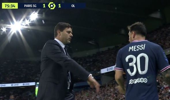 Messi substituted at PSG made him angry(video)